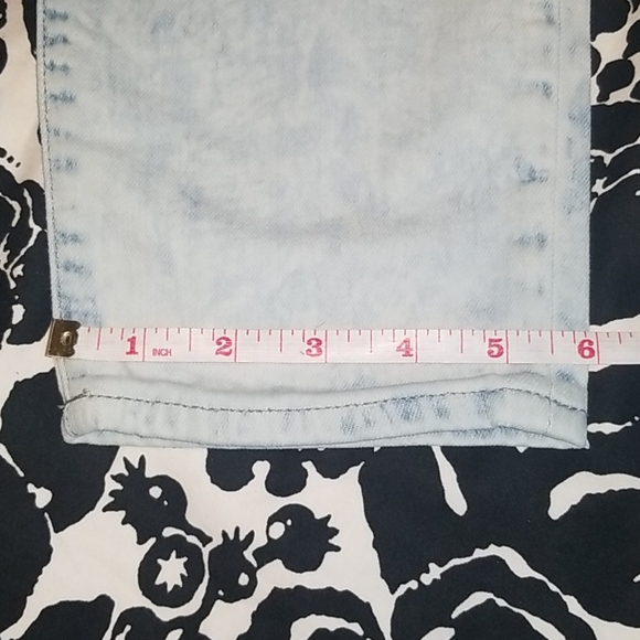 Acid wash cropped jeans - Picture 6 of 11